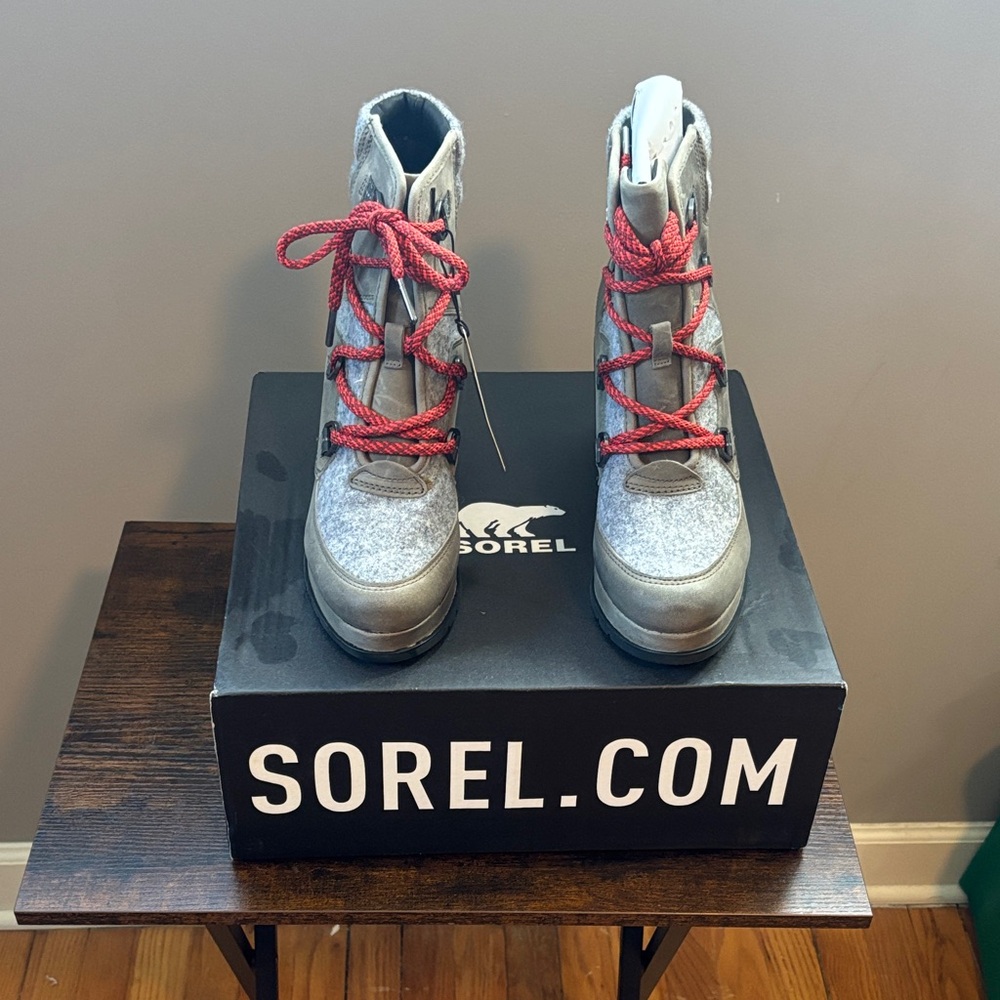 Sorel Kids Grey Wool Boots with Red Laces